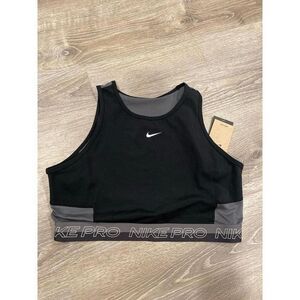 Nike Pro‎ Tight Fit top size Large